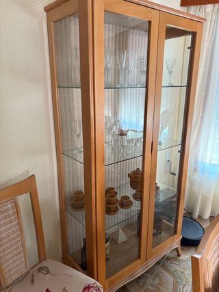 Muebles comedor completo.
