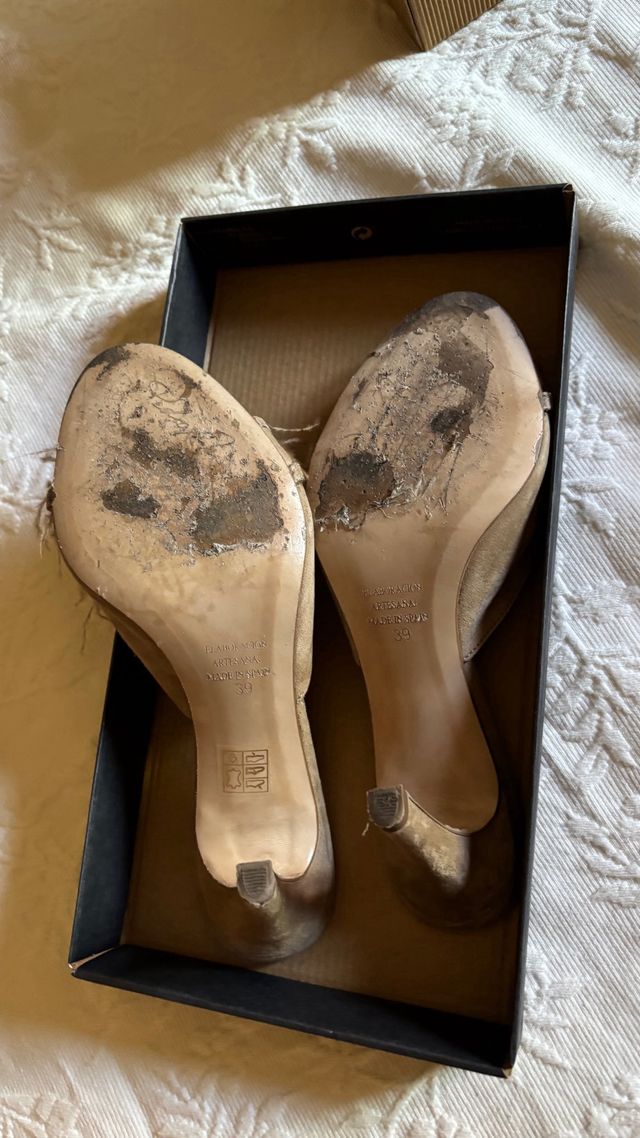 Pedro Miralles Tacones Beige con Plumas y Pedrería