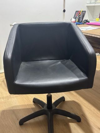 Sillón de peluquería negro