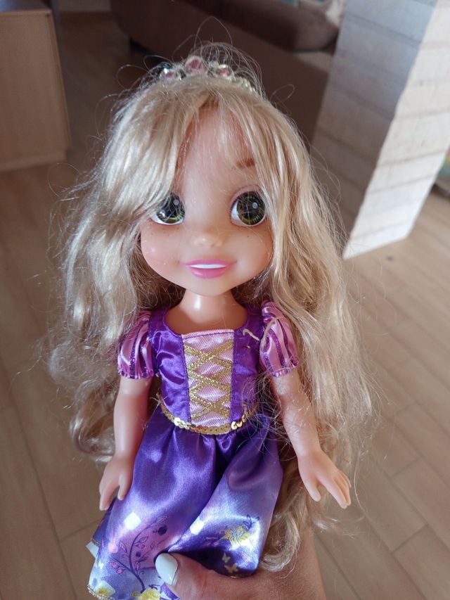 Bambola originale principessa con diadema