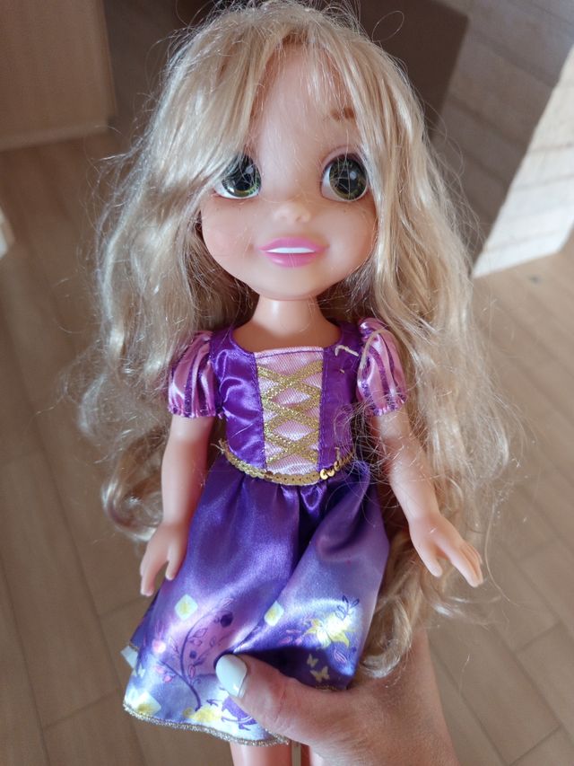 Bambola originale principessa con diadema