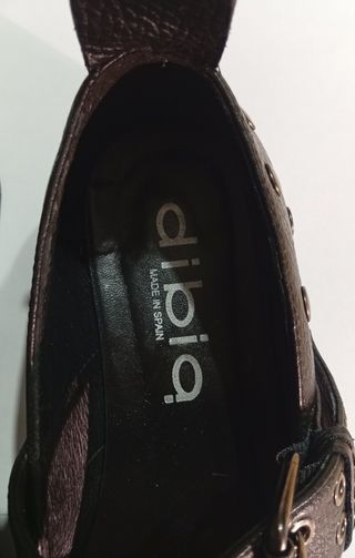 Zapatos Diqia Marrones con Tachuelas