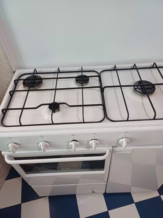 Cocina de gas butano Bompani