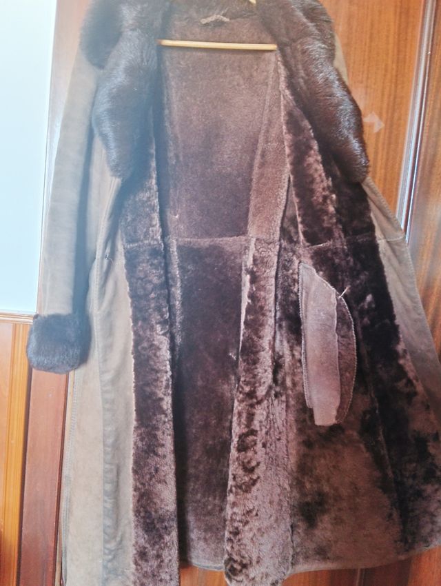 Abrigo de ante (piel vuelta)marrón con cinturón