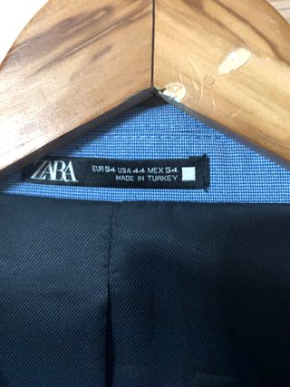Traje Zara Azul Talla 44 y 46 pantalón elastan.