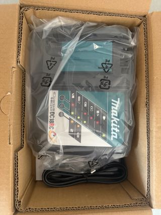 Cargador Makita DC18RC