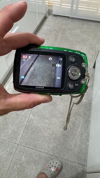 2 Cámaras Digitales Fujifilm FinePix y XP