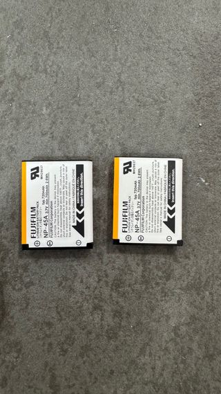 2 Cámaras Digitales Fujifilm FinePix y XP