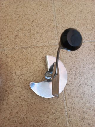 Pasapurés de metal y plástico