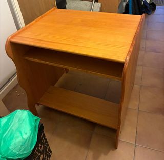Escritorio de madera