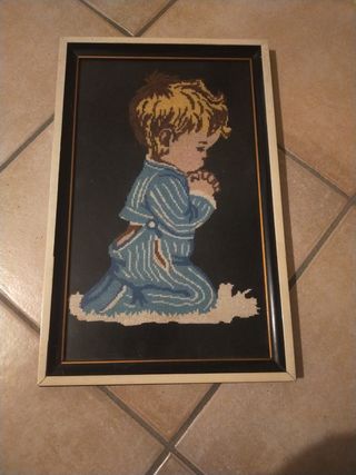 Ricamo a punto croce bimbo che prega Vintage