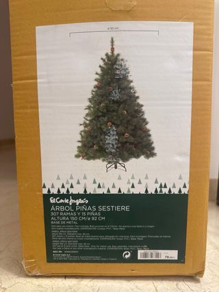 Árbol de Navidad con Adornos