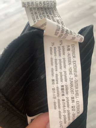 Blusa Stradivarius hombros descubiertos - Talla S