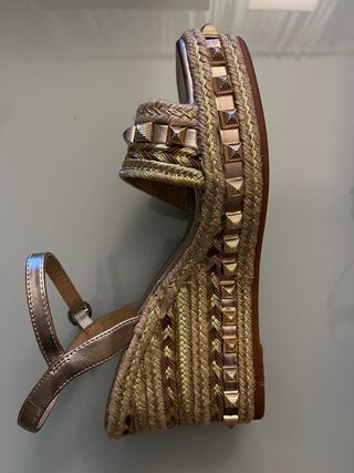 Sandalias Alma en Pena doradas/bronze