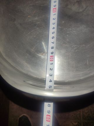 Antiguo velador de metal