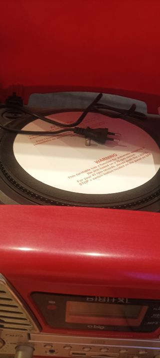 Tocadiscos Rojo y Plateado