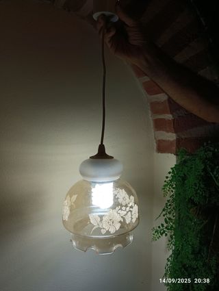 Lampadario in vetro serigrafato made in Italy.