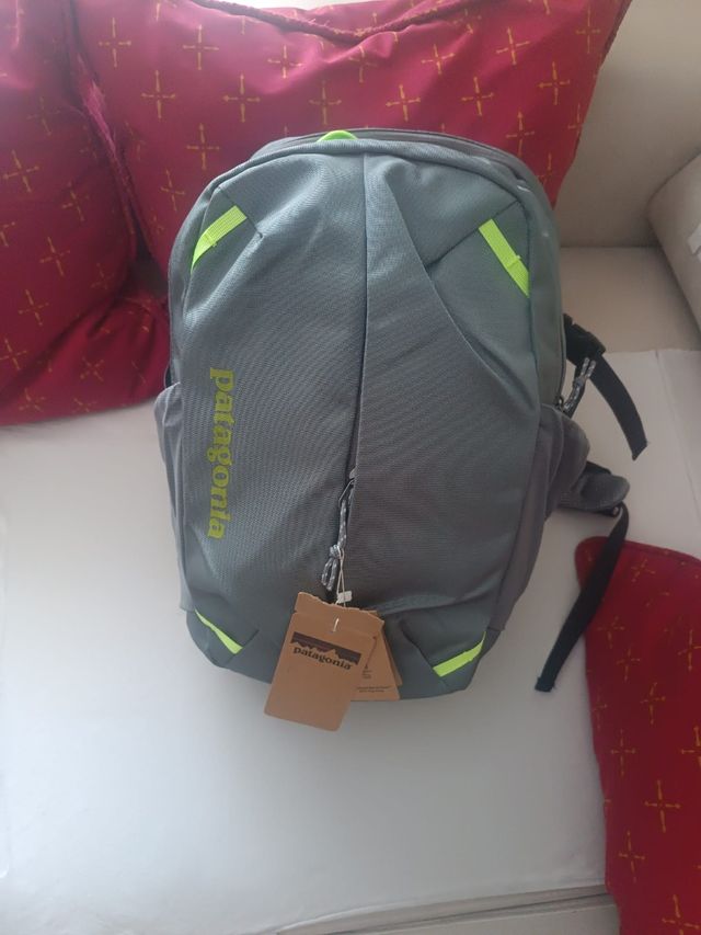Mochila Patagonia Gris Nueva. Gran Oportunidad.