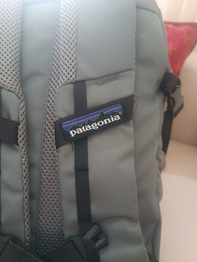 Mochila Patagonia Gris Nueva. Gran Oportunidad.