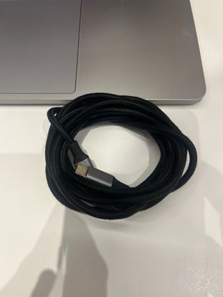 MacBook Pro 15’ Gris Espacial + funda + cable usbc