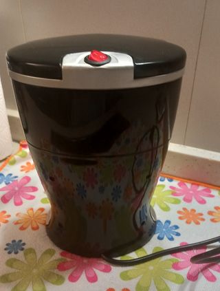 Cafetera eléctrica con 2 tazas