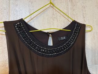 Vestido  marrón con pedrería