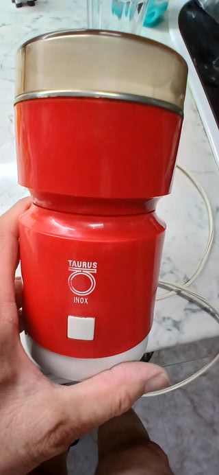 Molinillo de café Taurus INOX rojo