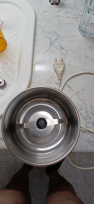 Molinillo de café Taurus INOX rojo