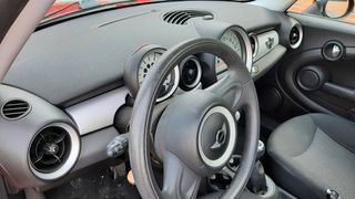 Mini One R56 gasolina. Muy cuidado.