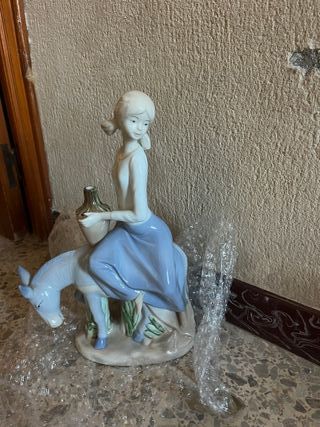 Figura niña y burro Lladro