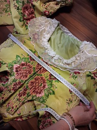 Vestido de fallera verde y rosa