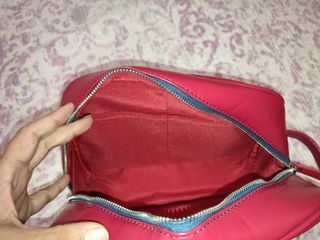 Neceser rígido imitación cuero.