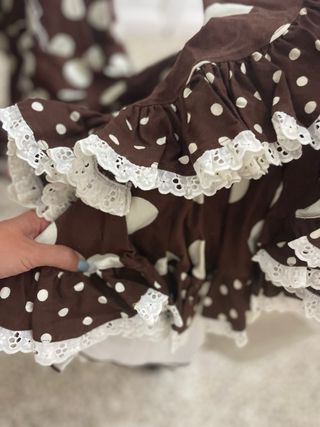 Traje de flamenca marrón con lunares blancos