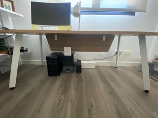 Mesa de oficina madera y metal