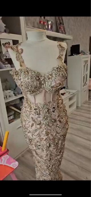 Vestido de boda gitana dorado y rosa