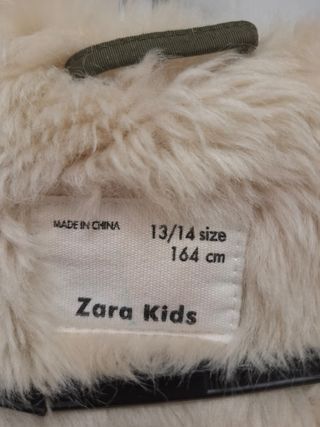 Cazadora verde militar con capucha