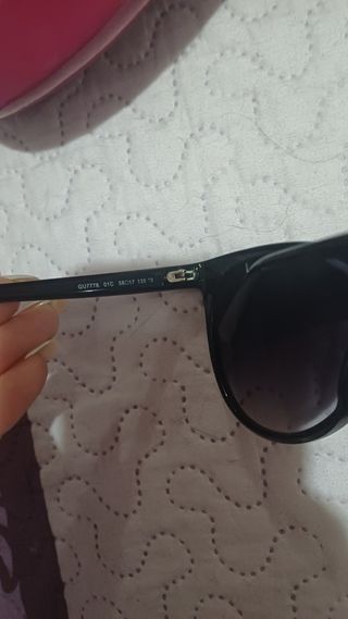 Gafas de sol Guess negras