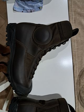 Stivaletti militari marroni