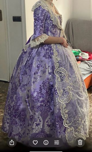 Traje de Fallera Morado y Plateado
