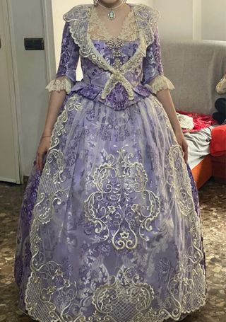 Traje de Fallera Morado y Plateado
