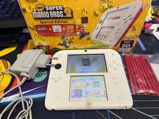 Nintendo 2DS Blanca Edición Super Mario Bros. 2