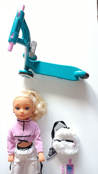 Nancy Un día con mi patinete