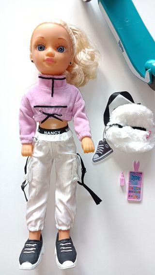 Nancy Un día con mi patinete