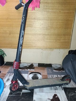 Patinete freestyle negro y rojo