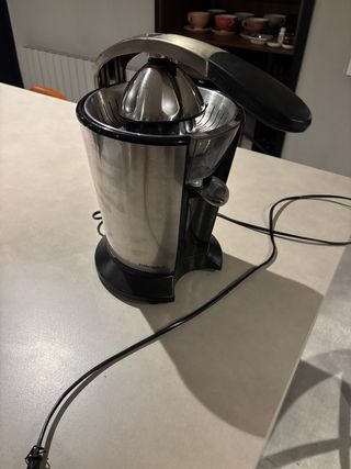 Exprimidor de cítricos eléctrico