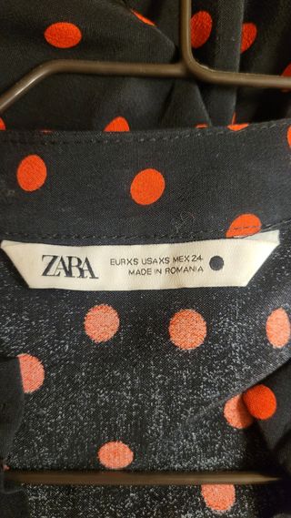Vestido Zara negro con lunares rojos