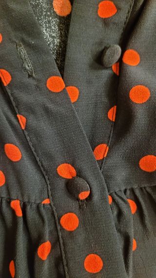 Vestido Zara negro con lunares rojos