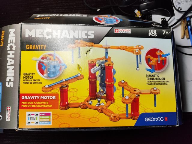 Bloques Magnéticos Construcción.
Mechanics gravity