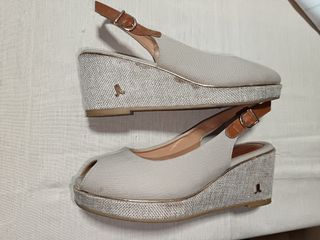 Cuñas Beige y Marrón Cómodas