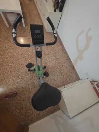 Bicicleta Estática Verde y Gris